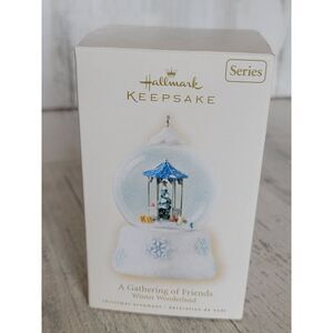 Hallmark a gathering of friends 2007 ornament snow globe Xmas